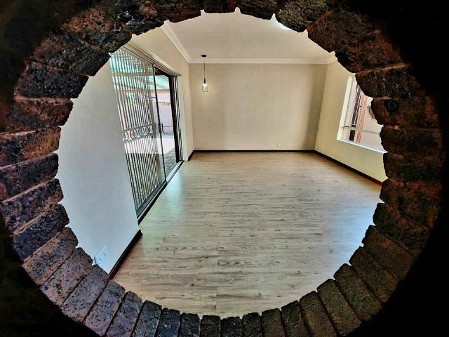 3 Bedroom House for sale in Sinoville