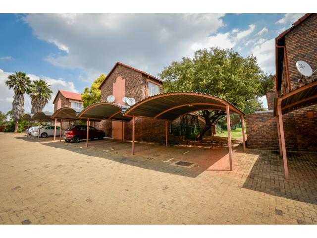 1 Bedroom Townhouse for sale in Hennopspark