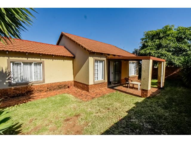 2 Bedroom Townhouse for sale in Amberfield