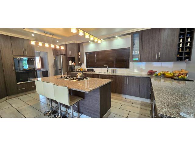 4 Bedroom House for sale in Annlin