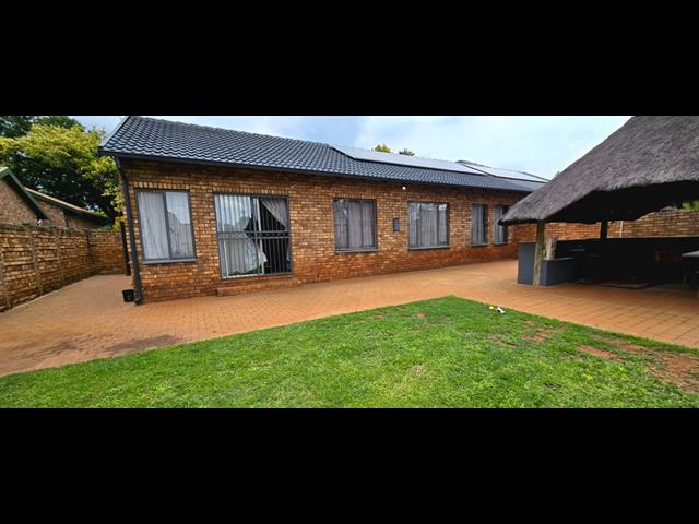 3 Bedroom House for sale in Doornpoort