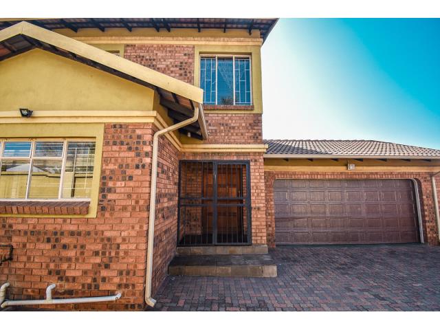 3 Bedroom House to let in Aerorand