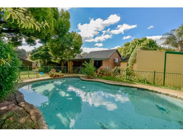 3 Bedroom House for sale in Eldoraigne