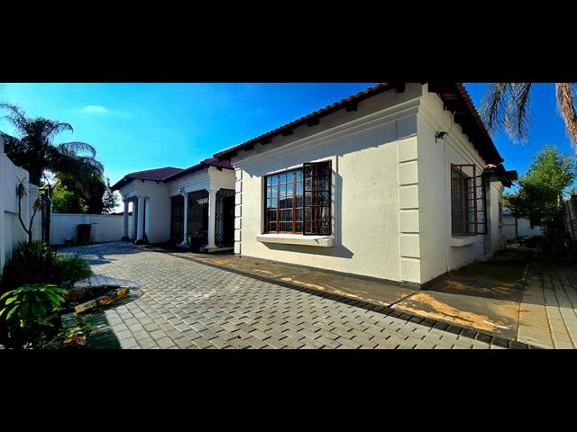 4 Bedroom House for sale in Annlin