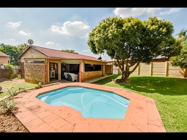 3 Bedroom House for sale in The Reeds