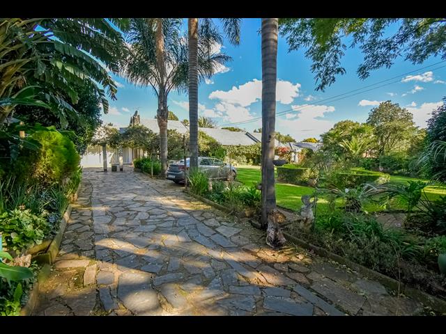 6 Bedroom House for sale in Eldoraigne