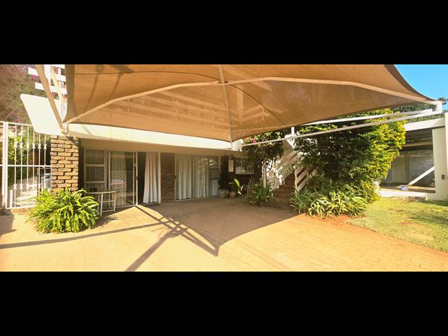 6 Bedroom House for sale in Sinoville