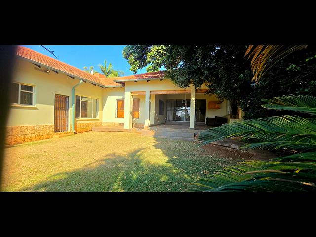 4 Bedroom House for sale in Sinoville
