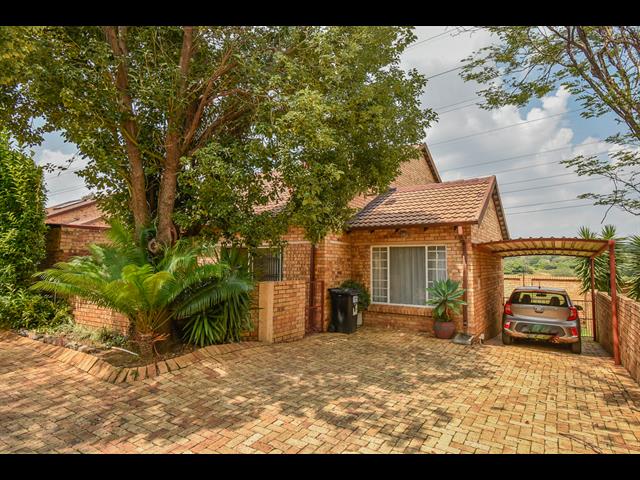 2 Bedroom Townhouse for sale in Amberfield