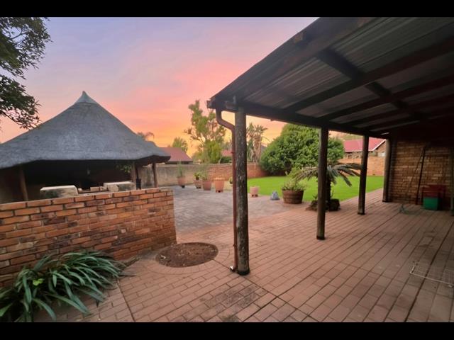 4 Bedroom House for sale in Annlin