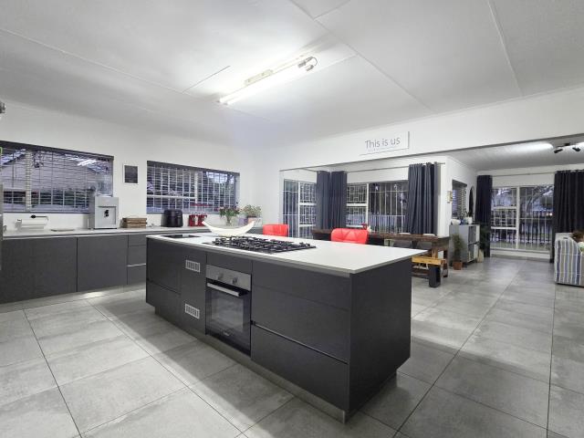 5 Bedroom House for sale in Brackenhurst