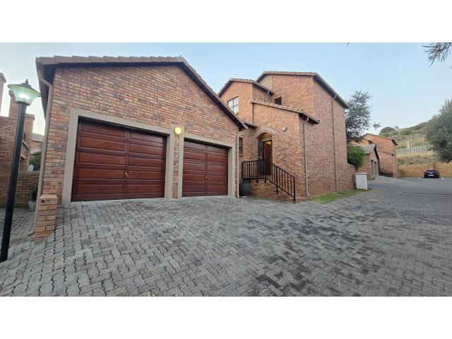 3 Bedroom Cluster for sale in Meyersdal