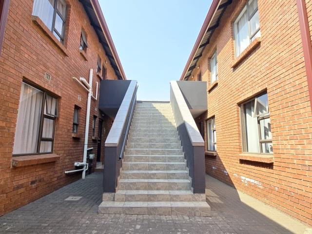 2 Bedroom Townhouse for sale in Albertsdal