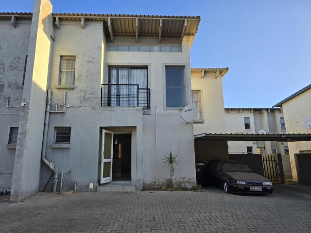 3 Bedroom Duplex to let in Albertsdal
