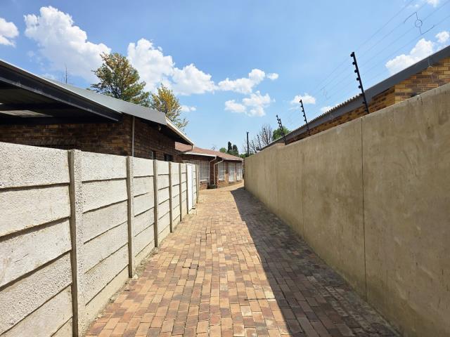 5 Bedroom House to let in Brackenhurst