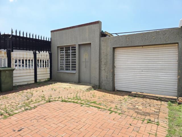 1 Bedroom Garden Cottage to let in Verwoerdpark