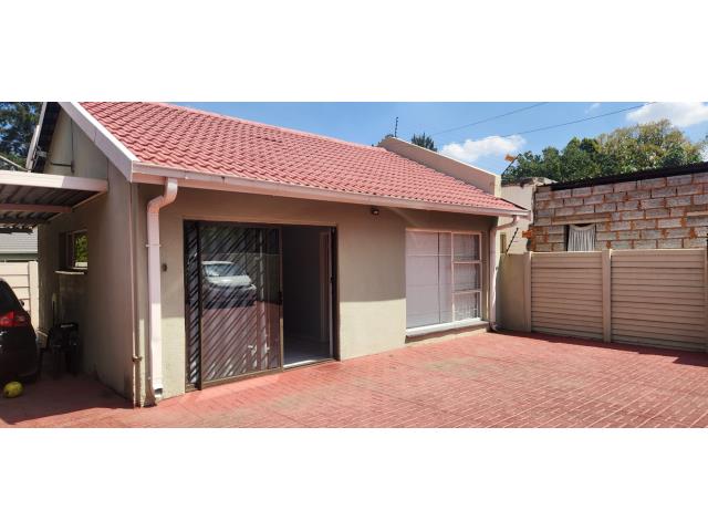1 Bedroom Garden Cottage to let in Brackendowns