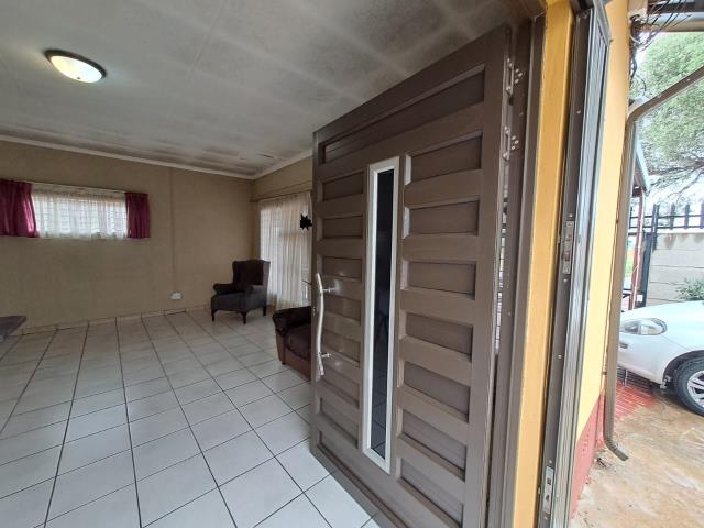 1 Bedroom Garden Cottage to let in Mayberry Park