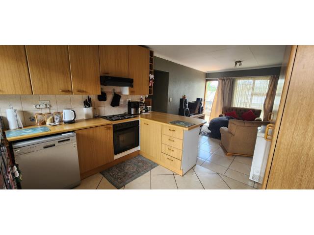 3 Bedroom Townhouse to let in Verwoerdpark