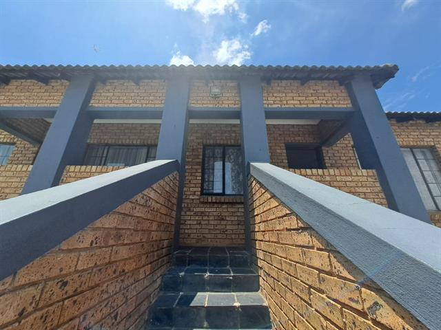 1 Bedroom Apartment for sale in Elspark