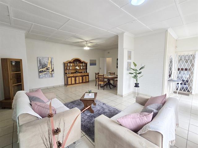 3 Bedroom House for sale in South Crest