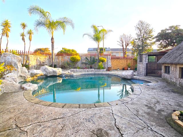 4 Bedroom House for sale in Brackenhurst