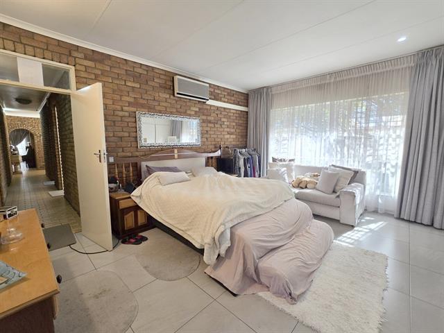 4 Bedroom House for sale in Brackenhurst
