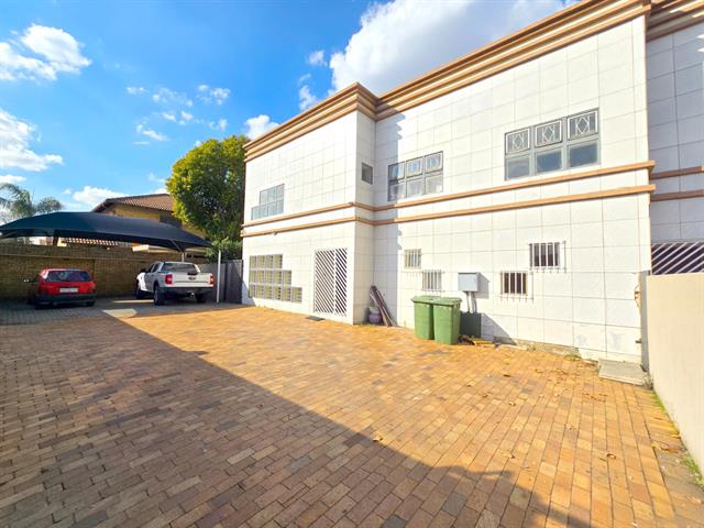 4 Bedroom Duplex to let in New Redruth