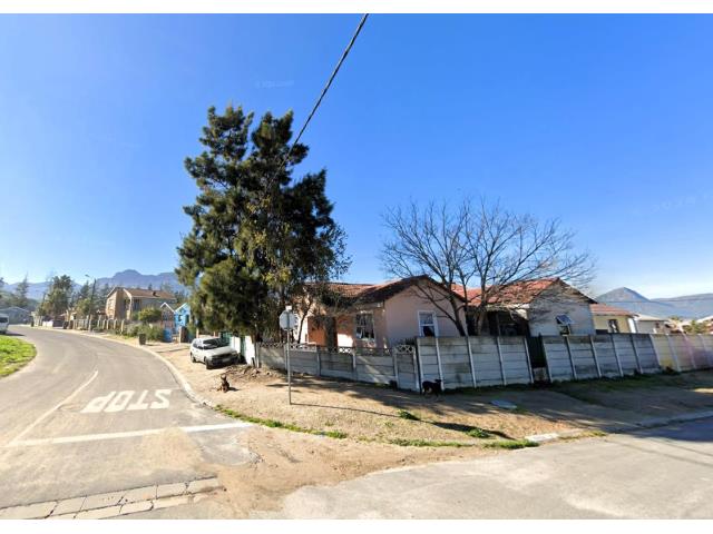 3 Bedroom House for sale in Newton