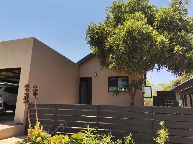 2 Bedroom Townhouse for sale in Hoedspruit