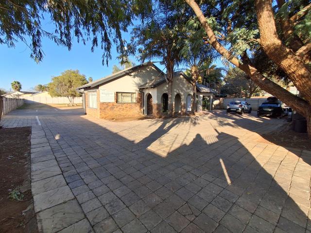 Bachelor apartment to let in Penina Park