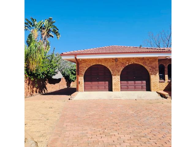 3 Bedroom House to let in Flora Park