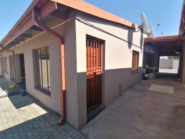 1 Bedroom Flat to let in Moregloed