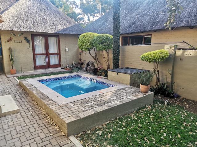 2 Bedroom House for sale in Kampersrus