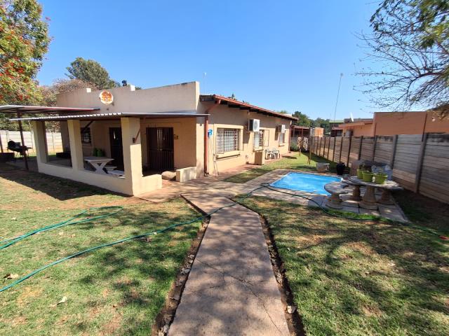 3 Bedroom House for sale in Welgelegen