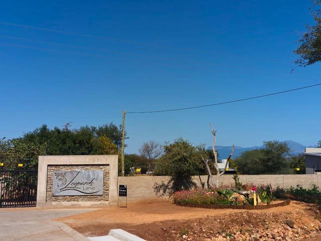 2 Bedroom Townhouse for sale in Hoedspruit