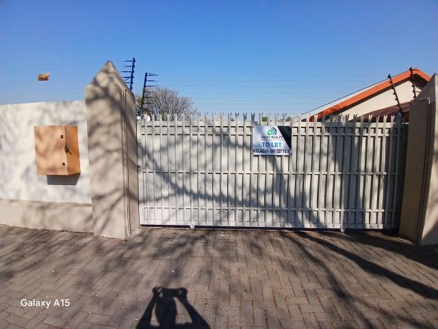 0.5 Bedroom Flat to let in Polokwane Central