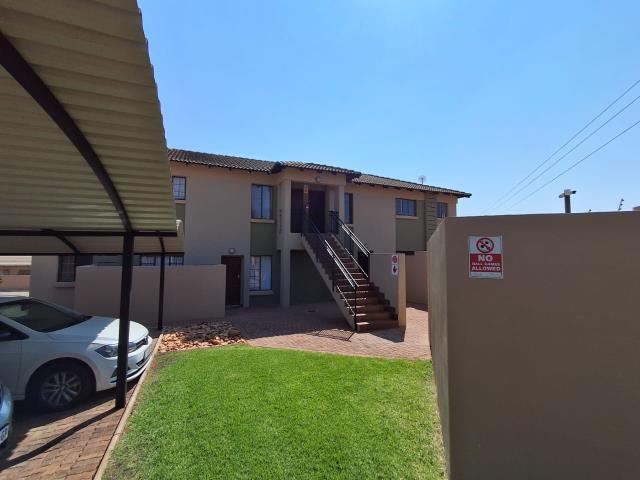 2 Bedroom Townhouse to let in Bendor