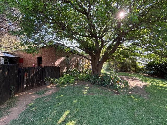 9 Bedroom House for sale in Kampersrus