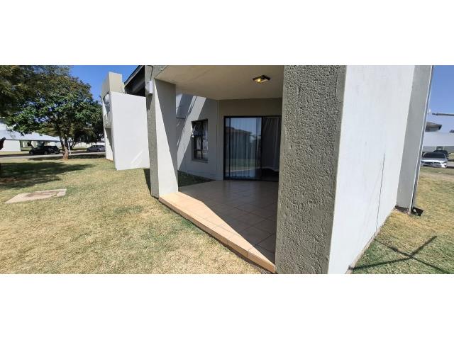 2 Bedroom House for sale in Penina Park