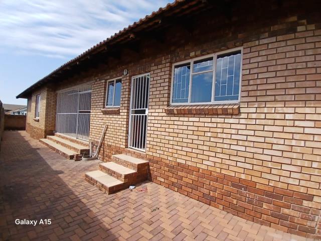 3 Bedroom Townhouse to let in Bendor
