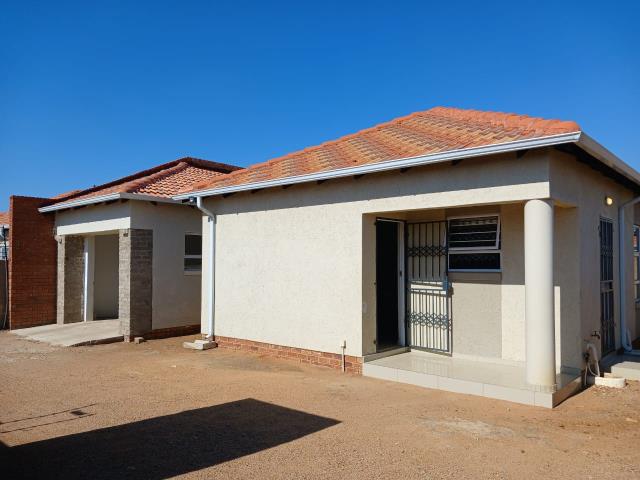 4 Bedroom House for sale in Southern Gateway