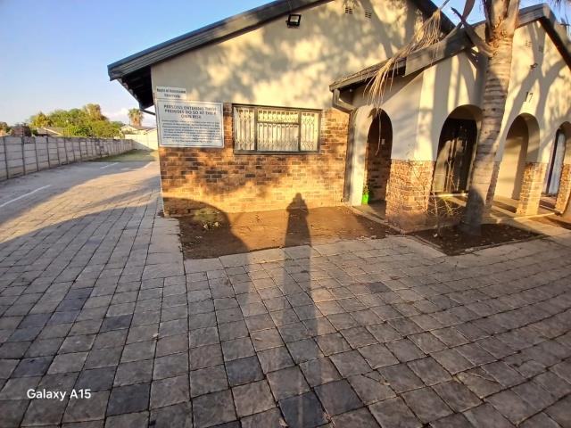 0.5 Bedroom Apartment to let in Penina Park