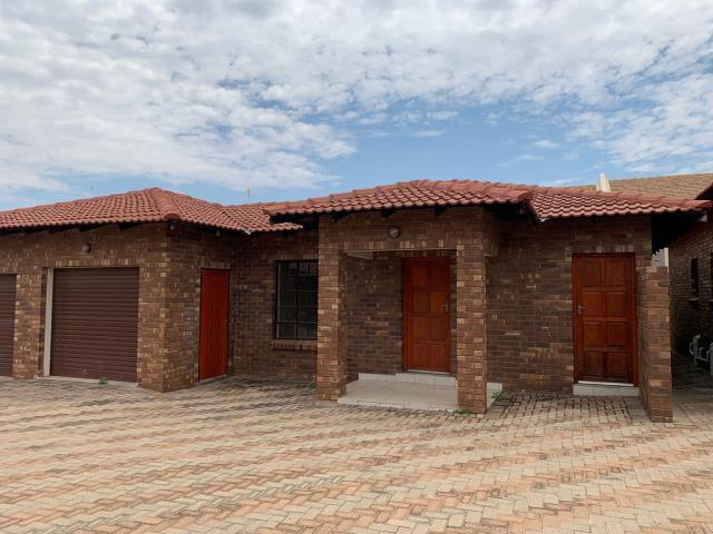 2 Bedroom Townhouse to let in Bendor