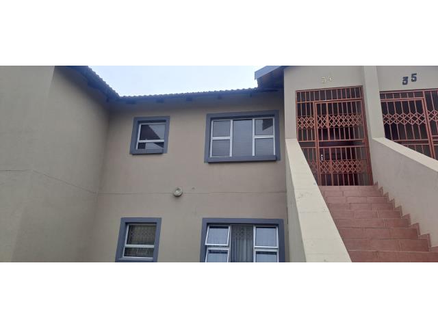 2 Bedroom Townhouse to let in Ivy Park