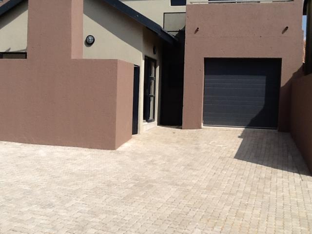 2 Bedroom Duplex to let in Waterberry Country Estate