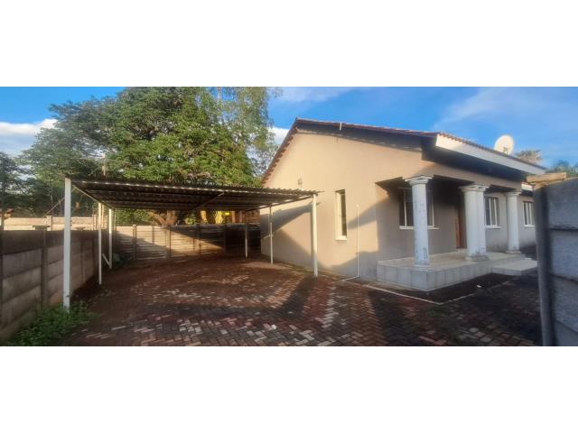 3 Bedroom House to let in Flora Park