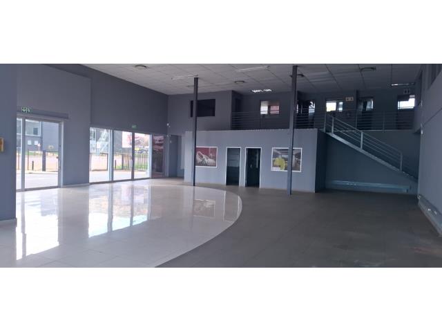 295m² Retail space to let in Annlin-Wes