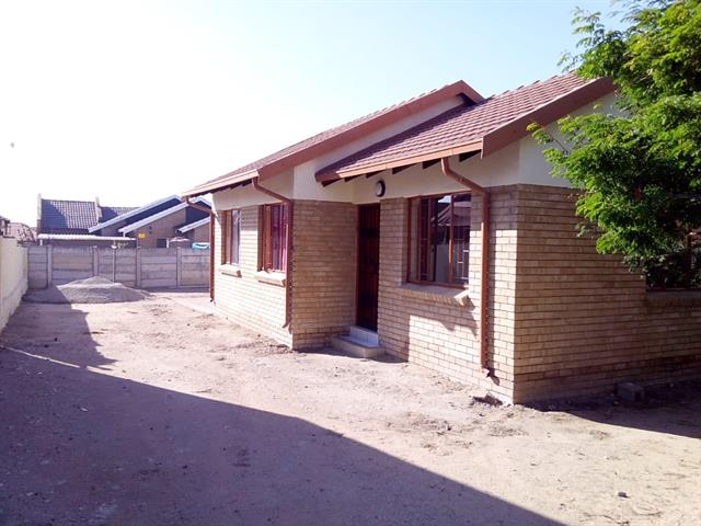 2 Bedroom House to let in Ivy Park