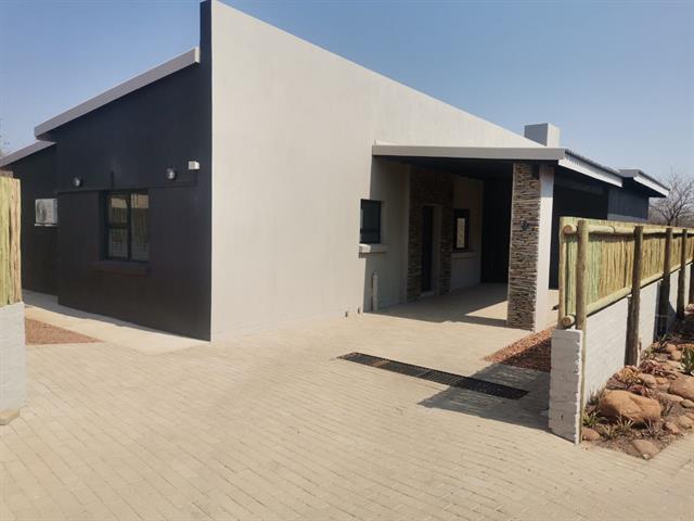 2 Bedroom Townhouse for sale in Hoedruit